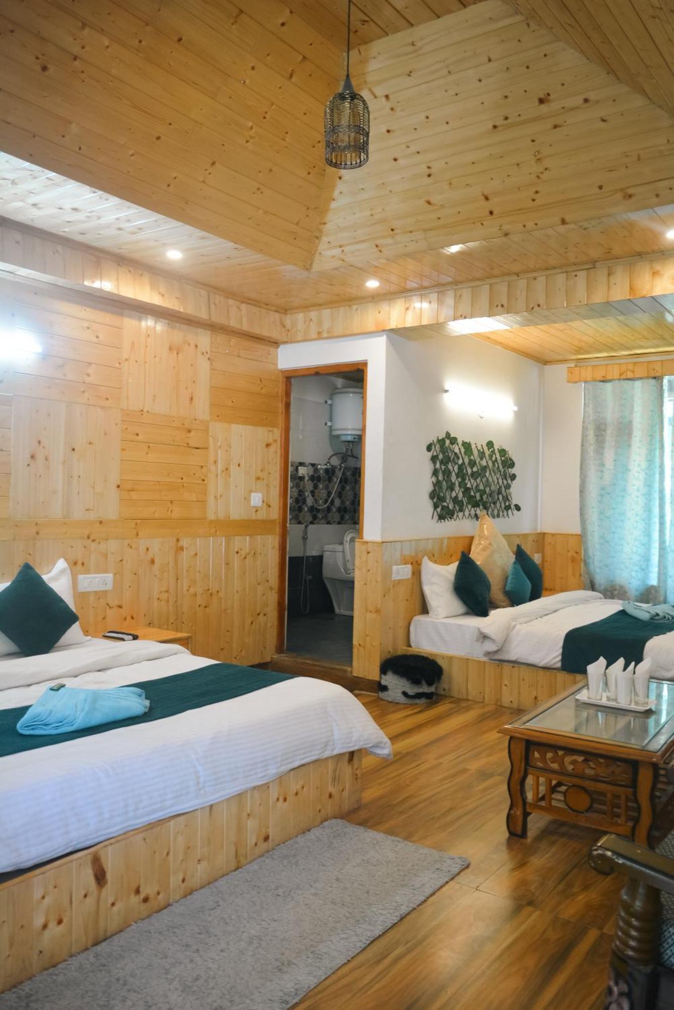 The Neelgiris Hotel Manali  Exterior photo