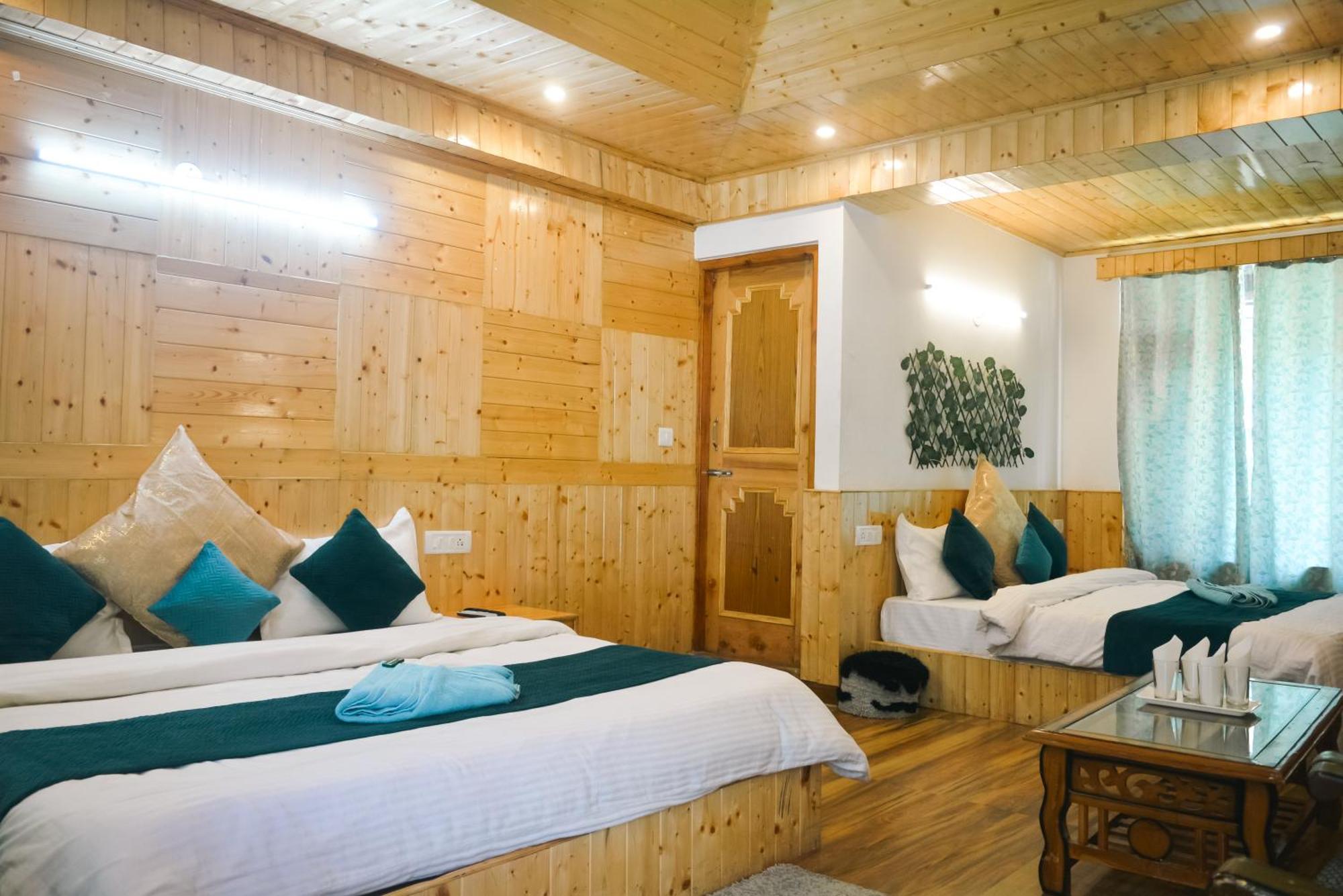 The Neelgiris Hotel Manali  Exterior photo