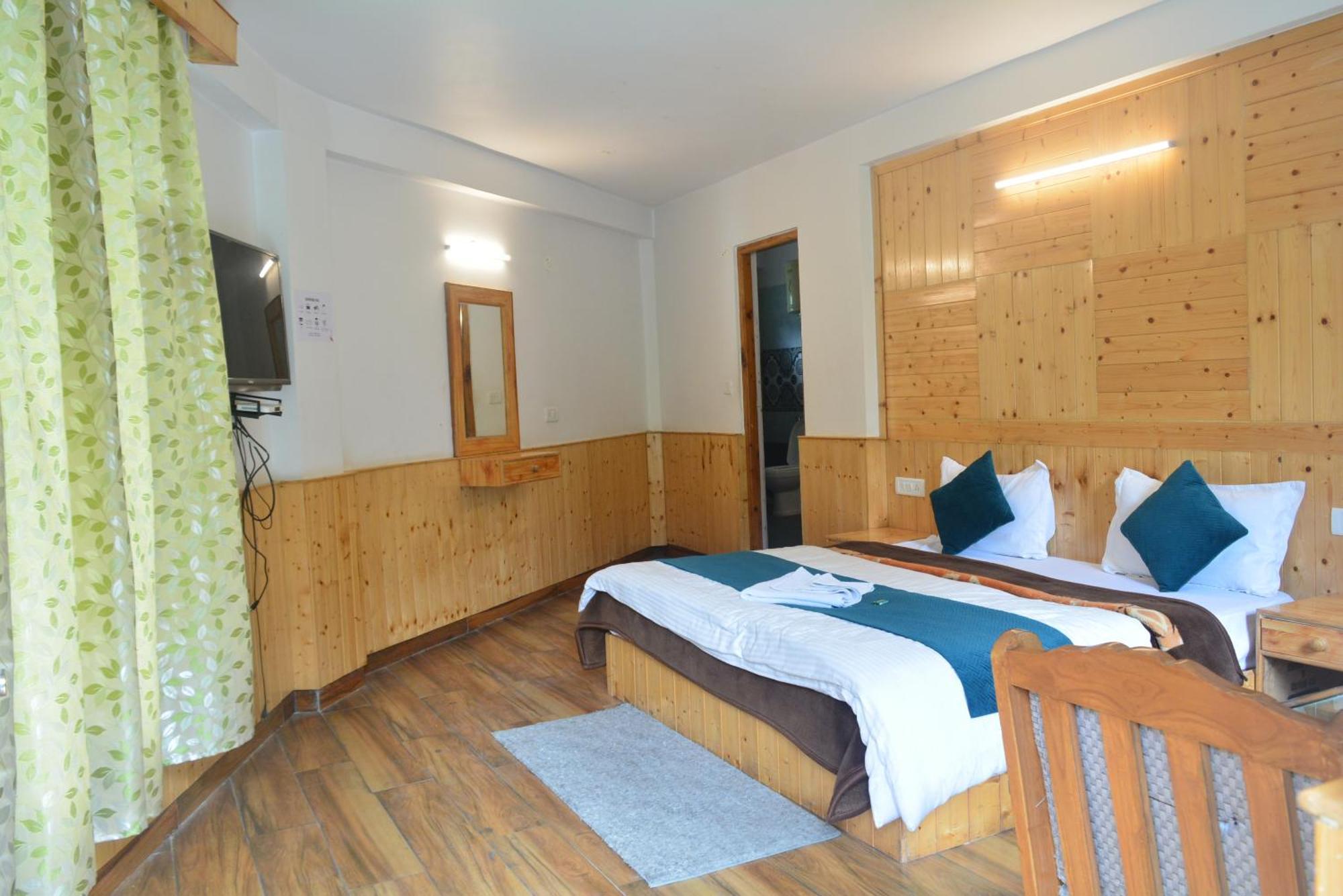 The Neelgiris Hotel Manali  Exterior photo
